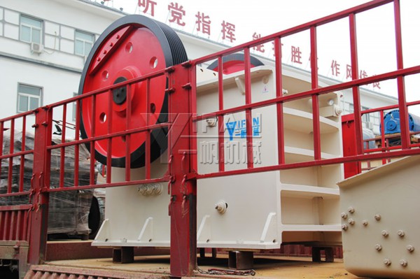 一帆機械顎式破碎機發貨