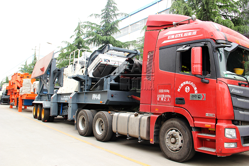 移動顎式破碎機(jī)發(fā)貨